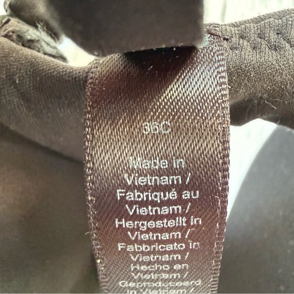 Skims Fits Everybody
RACERBACK DEMI BRA - Picture 2 of 3